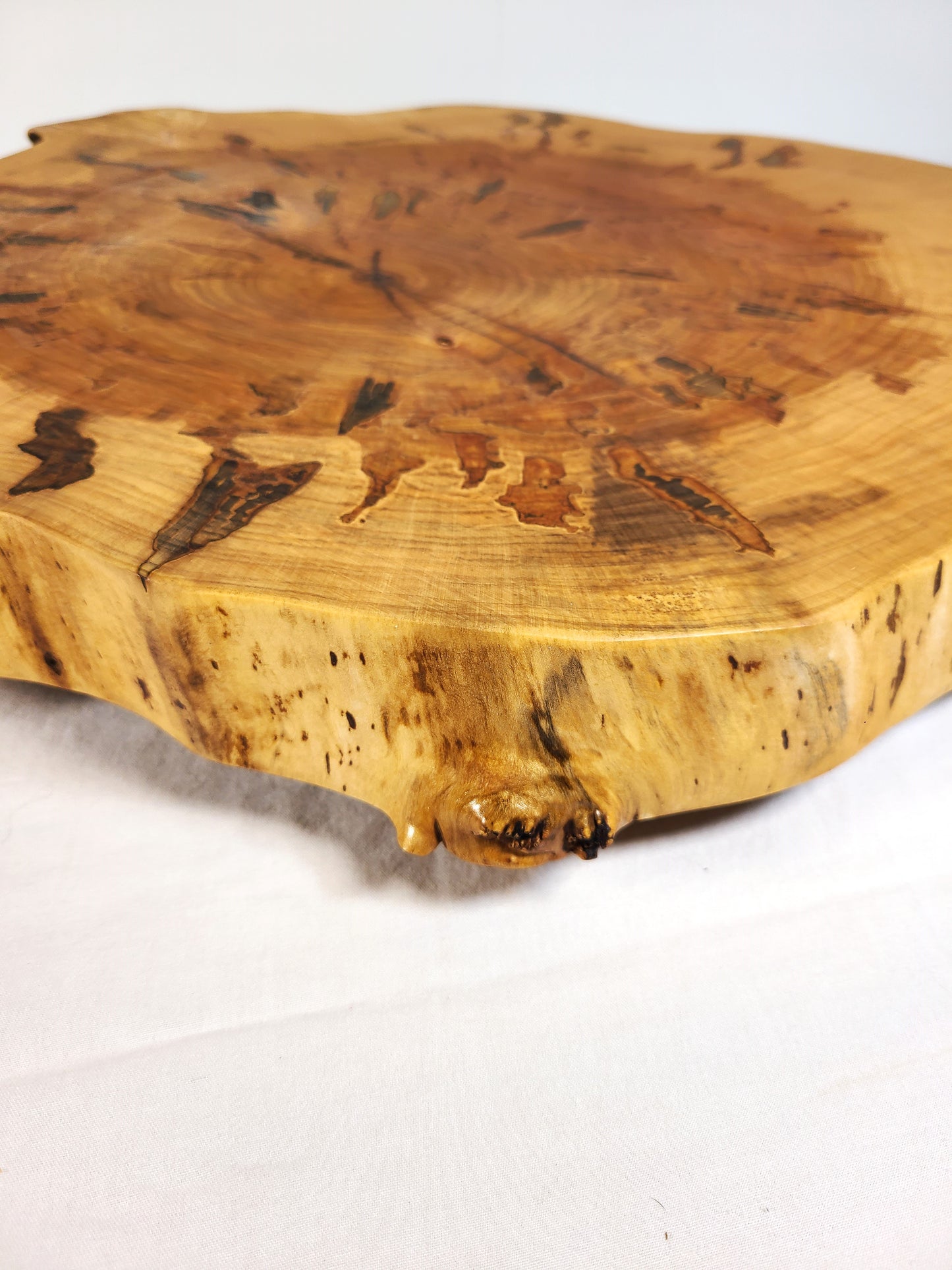 ROUND CHARCUTERIE BOARD - AMBROSIA MAPLE CROSSCUT