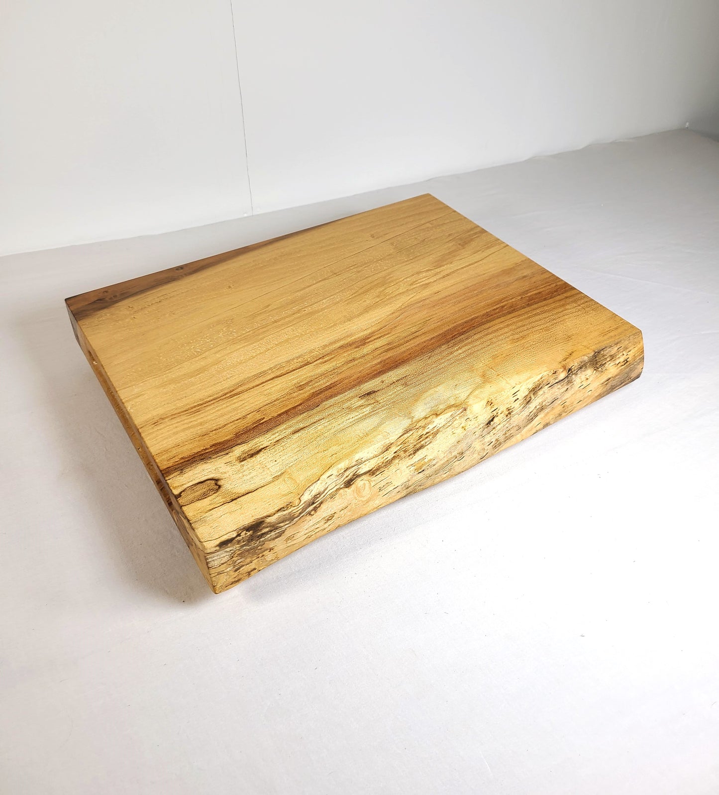 LIVE EDGE MAPLE CUTTING BOARD / FLAT TOP SERIES