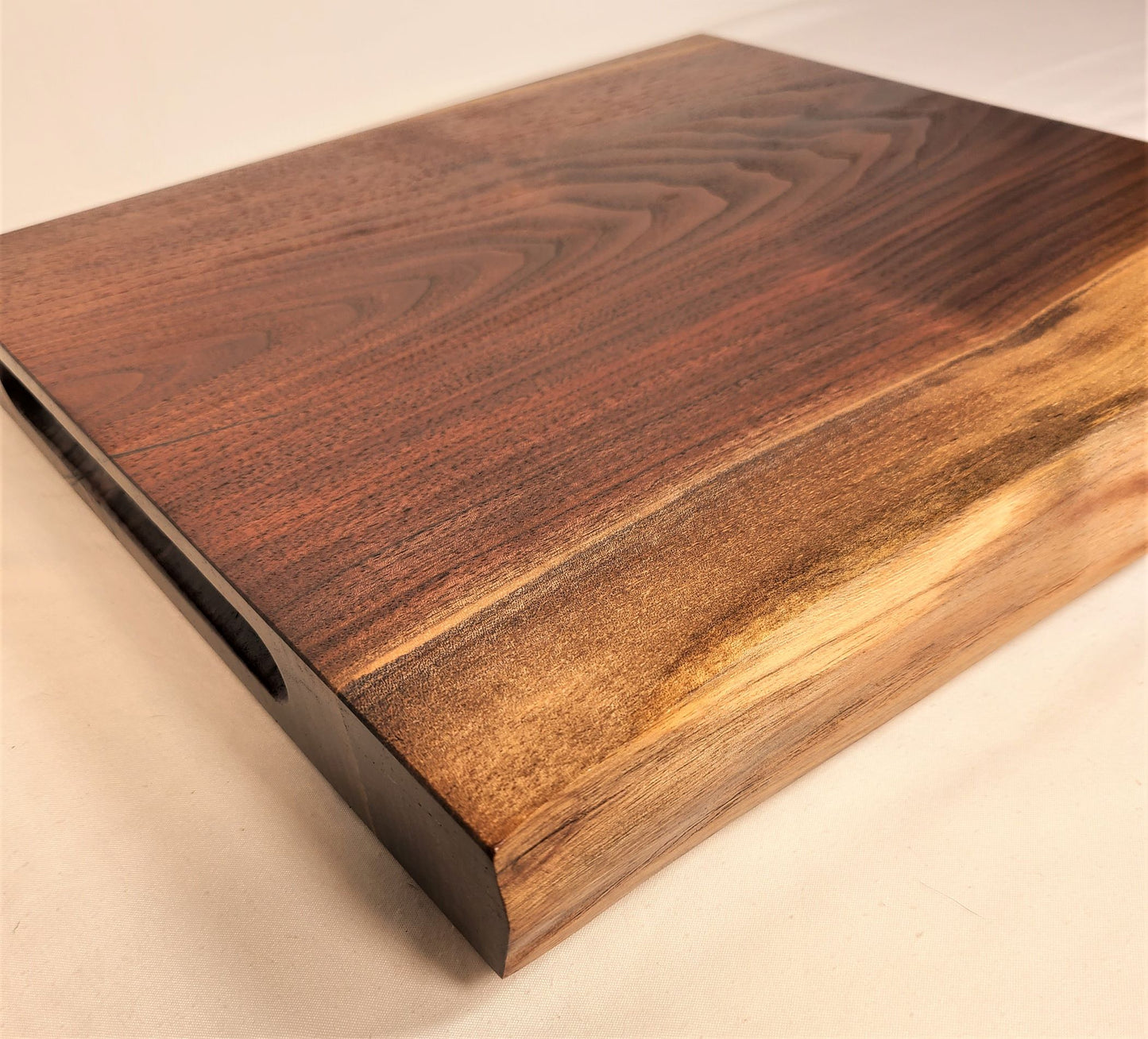 LIVE EDGE WALNUT CUTTING BOARD / FLAT TOP SERIES