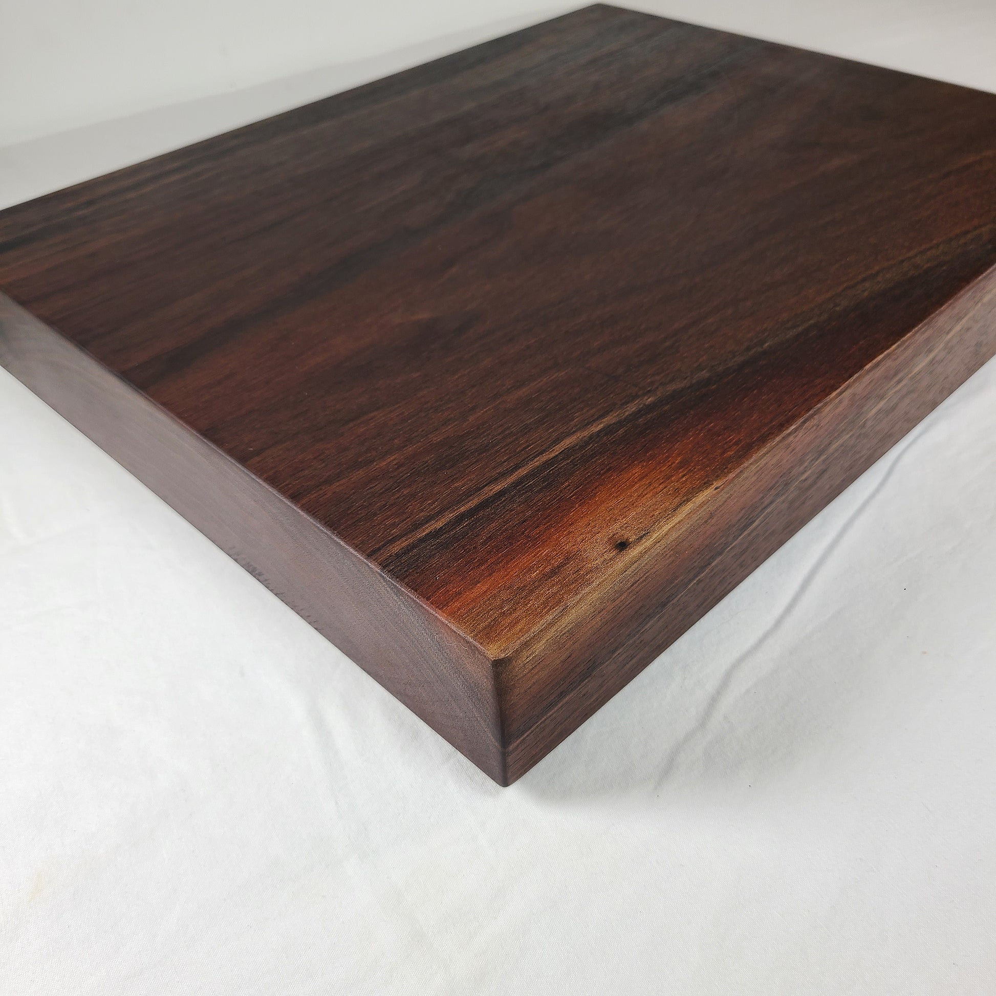 BLACK_WALNUT_FLAT_EDGE_CLASSIC_CUTTING_BOARD_8 - Zim Boards