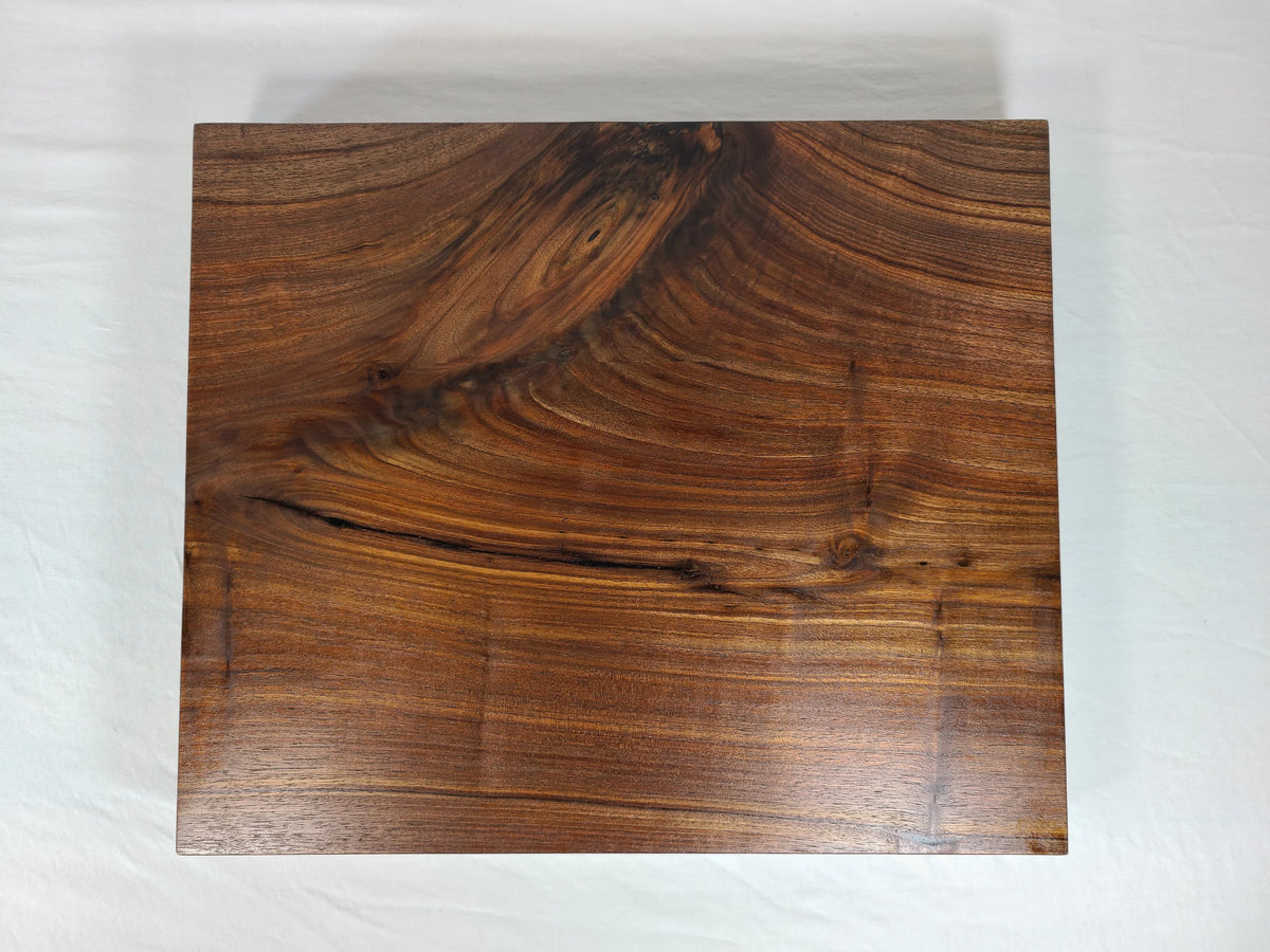 BLACK_WALNUT_FLAT_TOP_FLAT_EDGE_CUTTING_BOARD_5_32cfc7fe-36a6-4d76-a997-cf3ce73fb6bc - Zim Boards