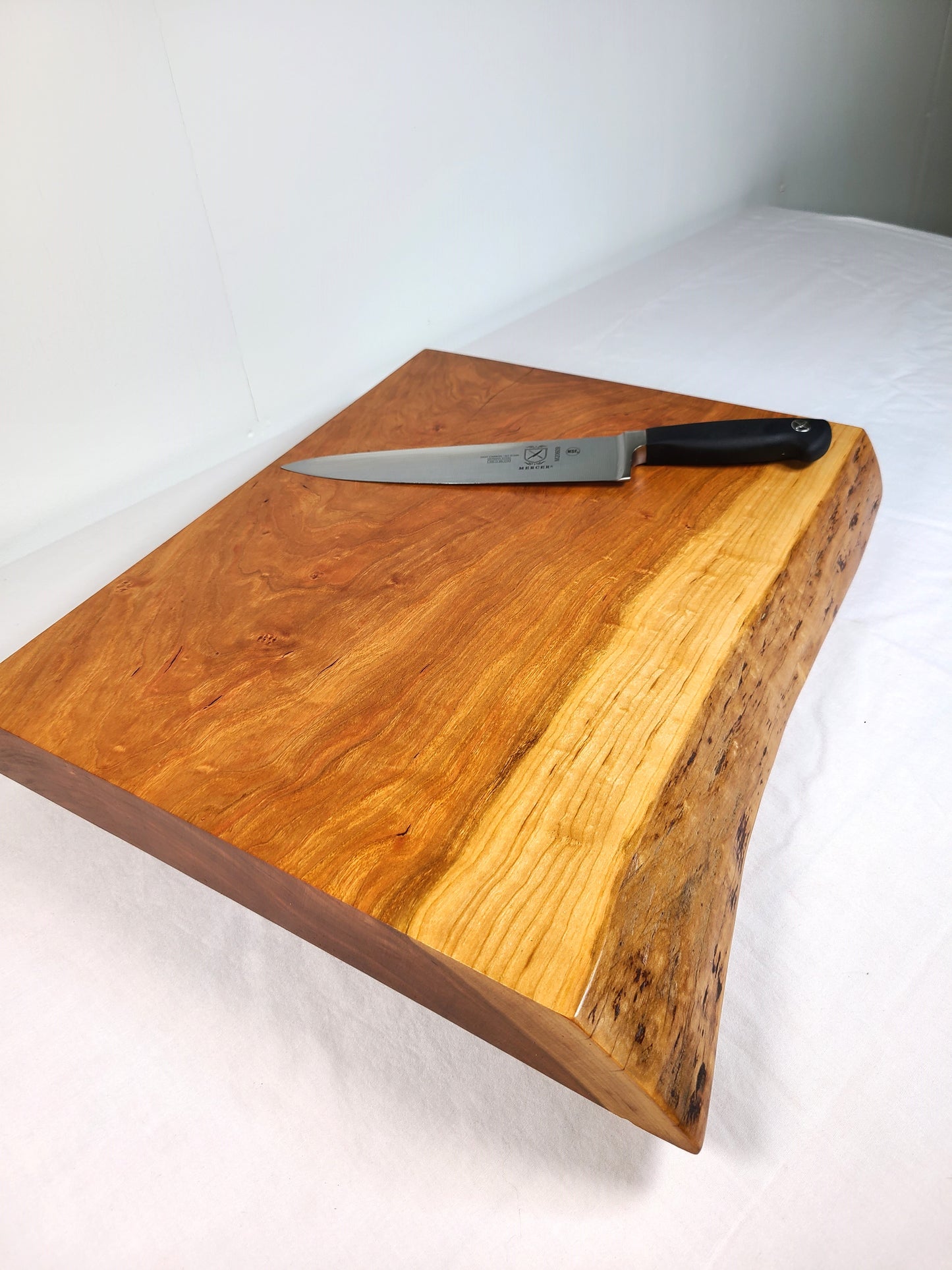 LIVE EDGE CHERRY CUTTING BOARD / CLASSIC SERIES