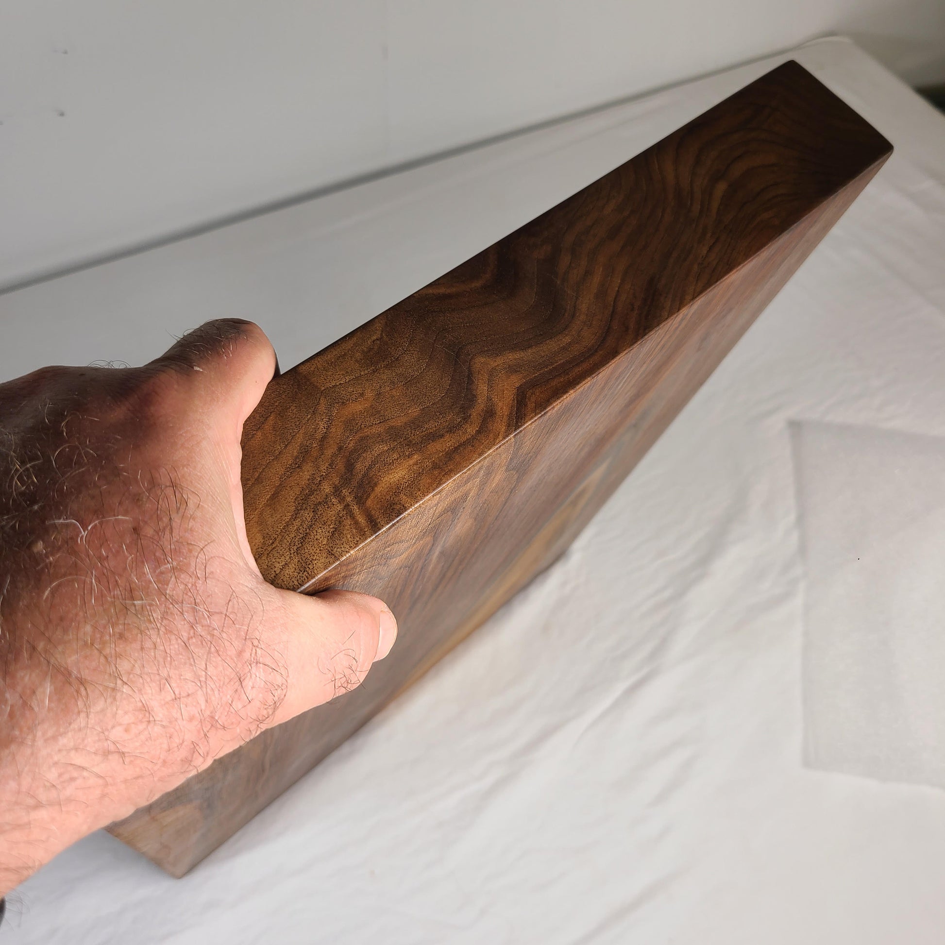 ENGLISH_WALNUT_CUTTING_BOARD_FLAT_EDGE_1 - Zim Boards