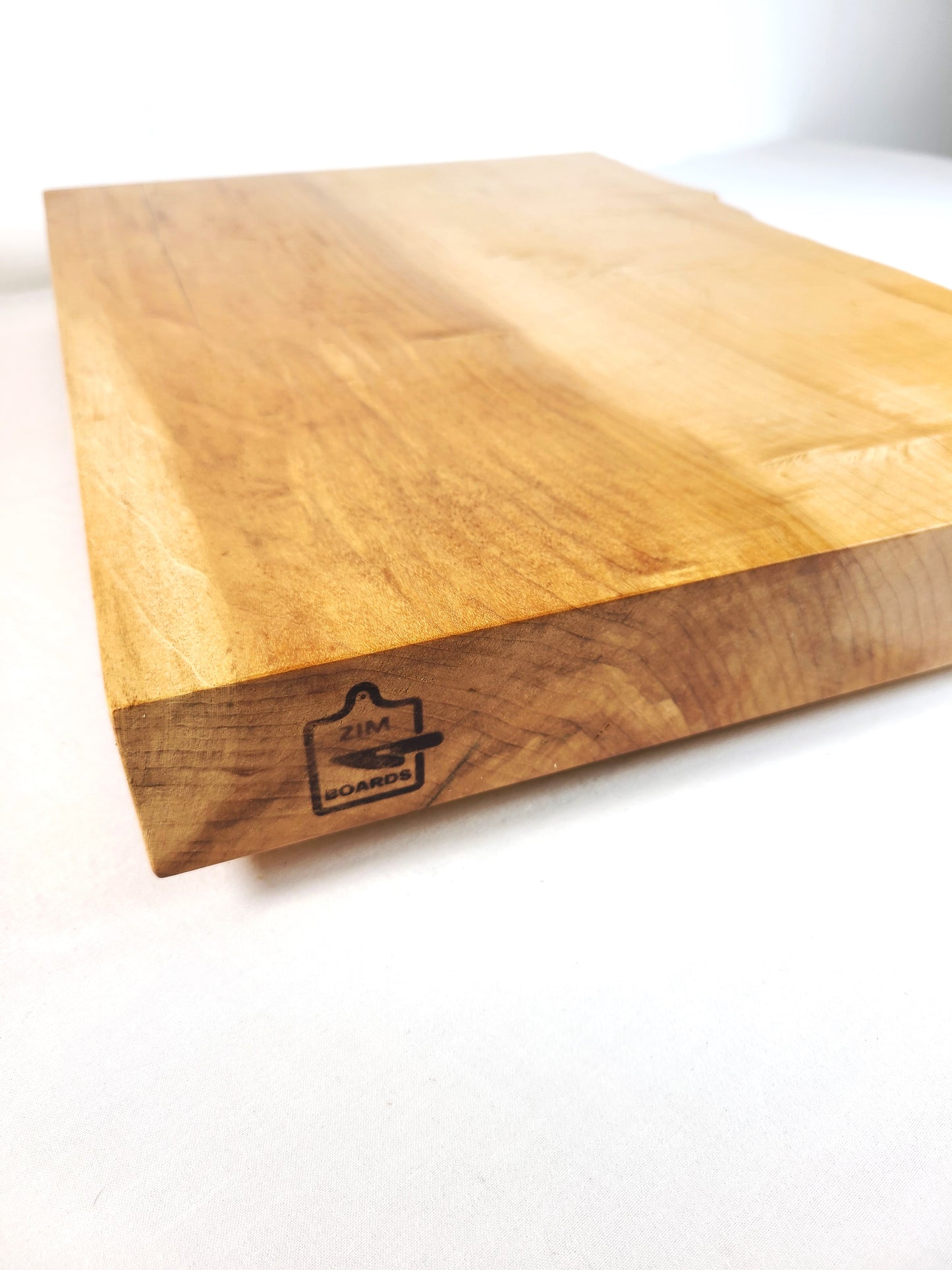 MAPLE_CLASSIC_LIVE_EDGE_CUTTING_BOARD_6 - Zim Boards