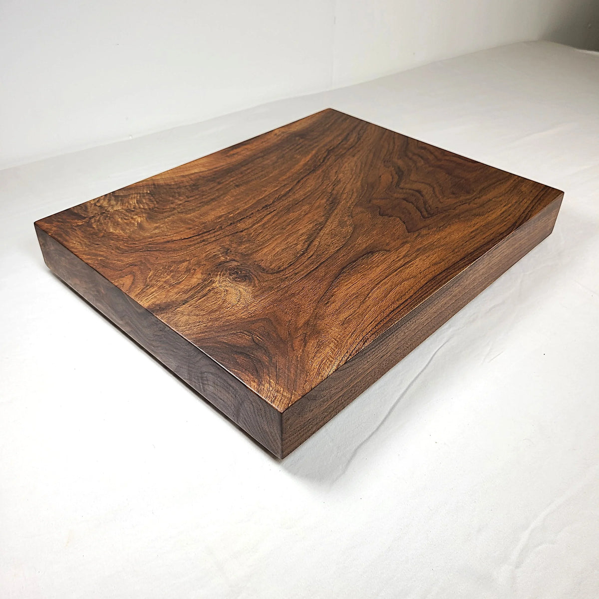 flat_edge_english_walnut_cutting_board_3 - Zim Boards