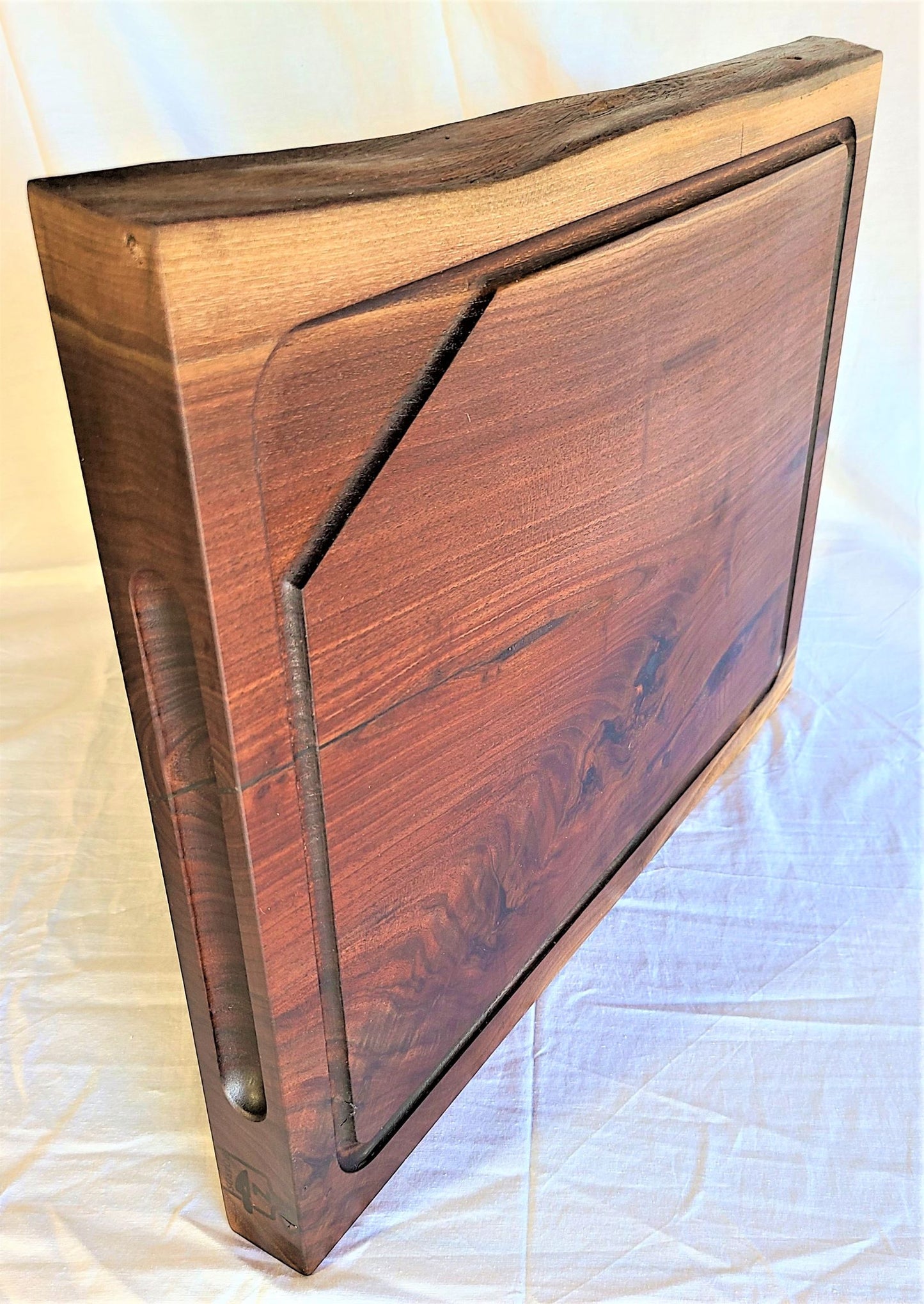 LIVE EDGE WALNUT CUTTING BOARD / SLICER SERIES